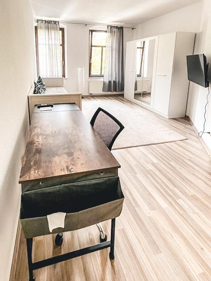 Zentrum, 2r, Balkon, Wifi, 4p, Modern, Ruhig Apartment *